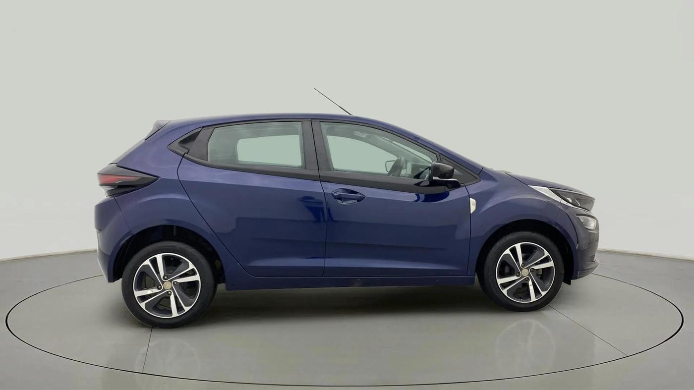 2022 Tata ALTROZ XZA, Petrol, Automatic, 10,734 km, Right Side View