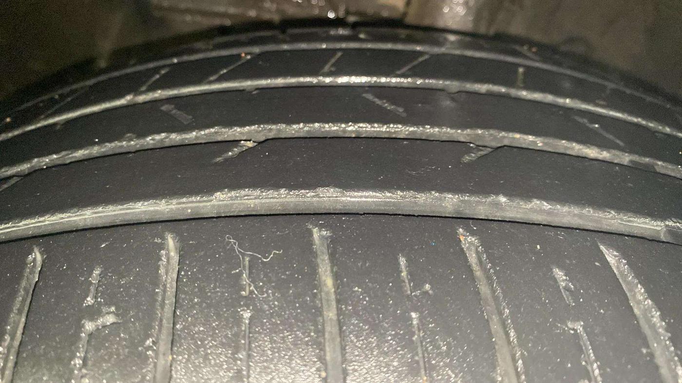 2019 Hyundai VENUE SX PLUS 1.0 TURBO DCT, Petrol, Automatic, 35,371 km, Left Front Tyre Tread