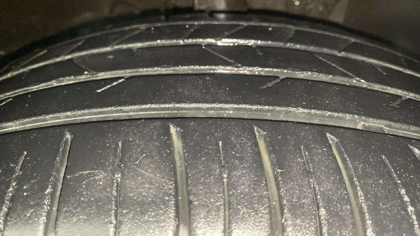 2019 Hyundai VENUE SX PLUS 1.0 TURBO DCT, Petrol, Automatic, 35,371 km, Right Front Tyre Tread