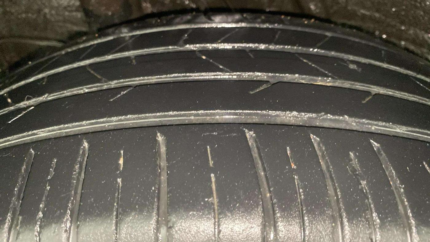 2019 Hyundai VENUE SX PLUS 1.0 TURBO DCT, Petrol, Automatic, 35,371 km, Right Rear Tyre Tread