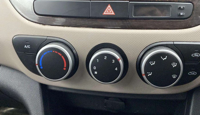 2014 Hyundai Grand i10 MAGNA 1.2 KAPPA VTVT, Petrol, Manual, 25,360 km, AC Unit - Front vent has minor damage
