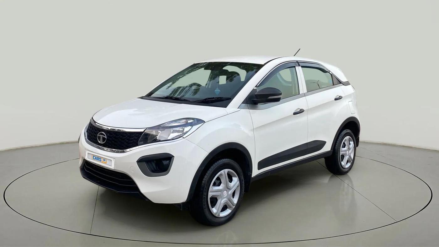 2017 Tata NEXON XM PETROL, Petrol, Manual, 27,582 km, Left Front Diagonal