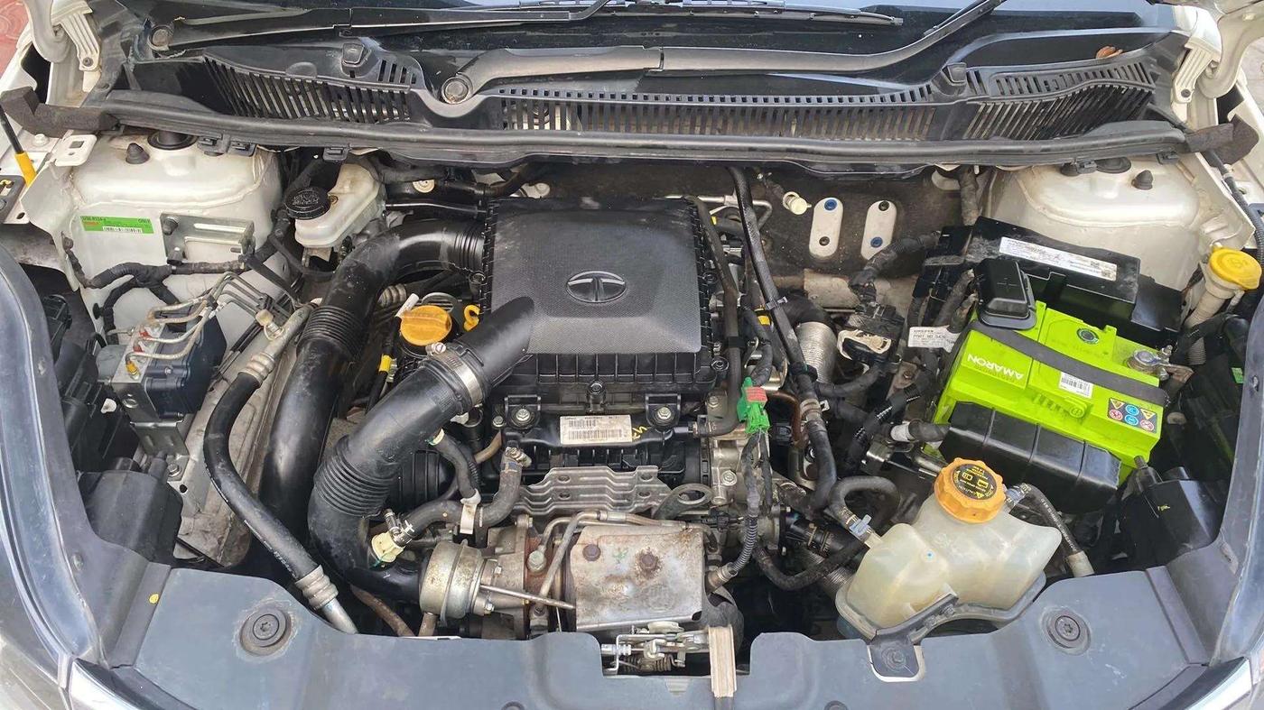 2017 Tata NEXON XM PETROL, Petrol, Manual, 27,582 km, Open Bonet