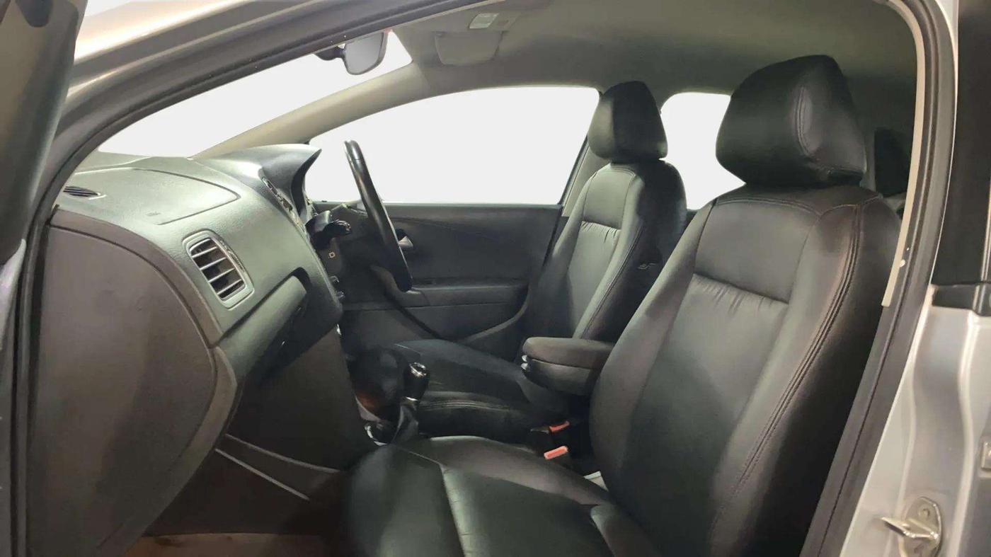 2020 Volkswagen Polo HIGHLINE PLUS 1.0, Petrol, Manual, 68,987 km, Right Side Front Door Cabin