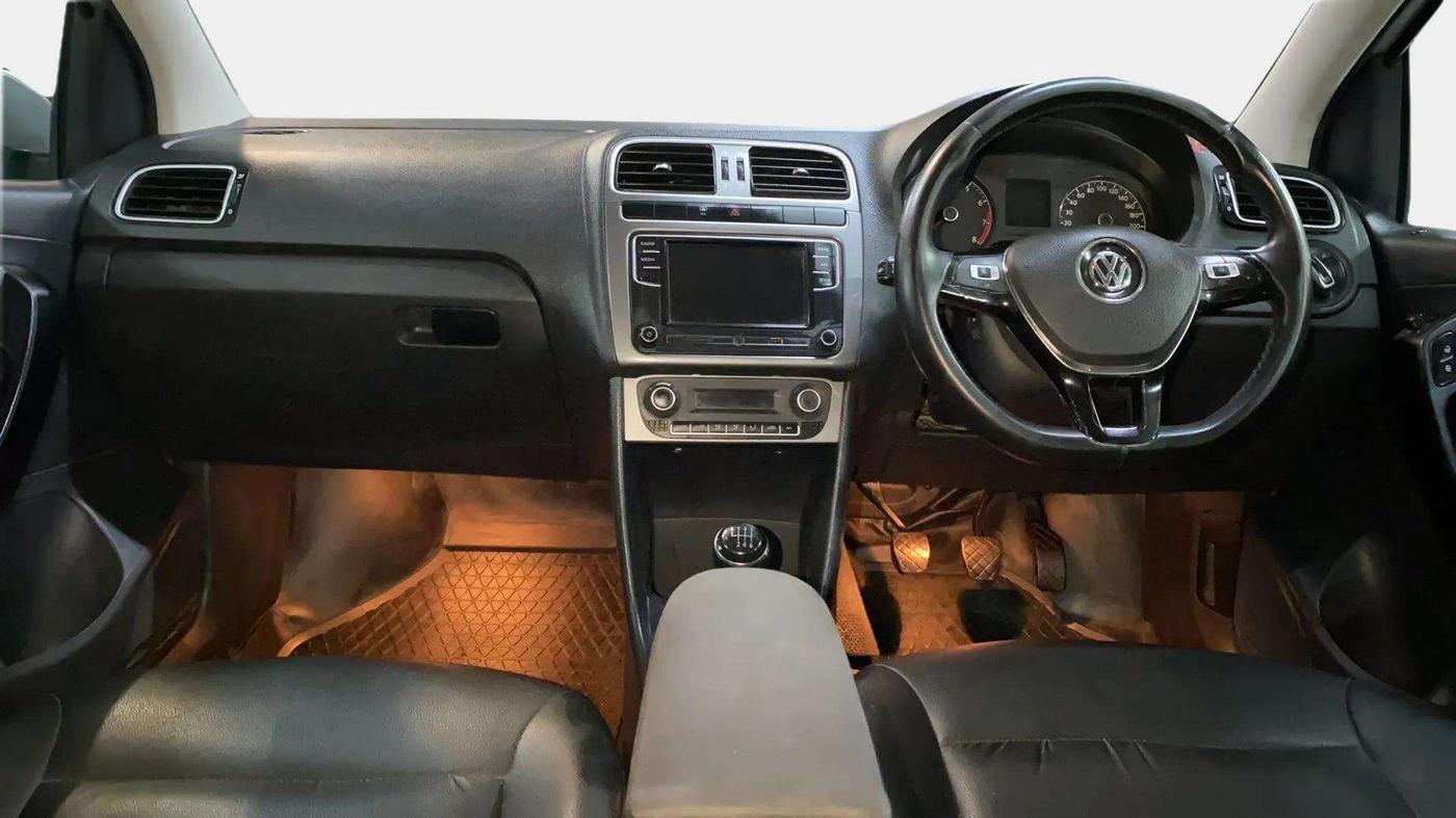 2020 Volkswagen Polo HIGHLINE PLUS 1.0, Petrol, Manual, 68,987 km, Dashboard