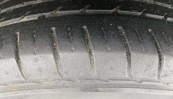 2022 KIA SELTOS HTE 1.5 PETROL, Petrol, Manual, 35,814 km, Left Front Tyre Tread