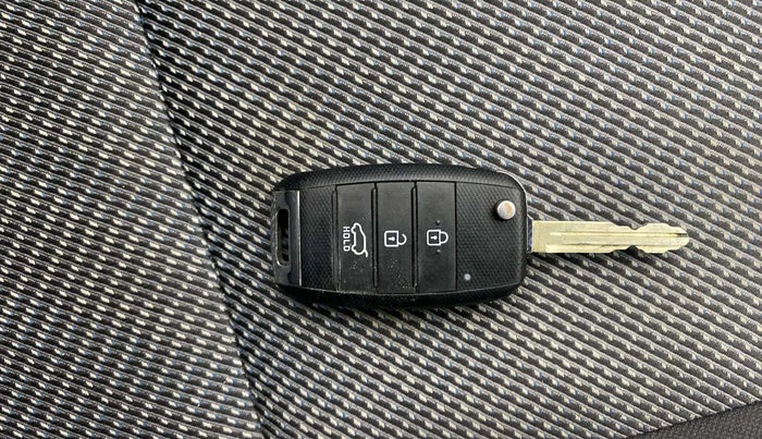 2022 KIA SELTOS HTE 1.5 PETROL, Petrol, Manual, 35,814 km, Key Close Up