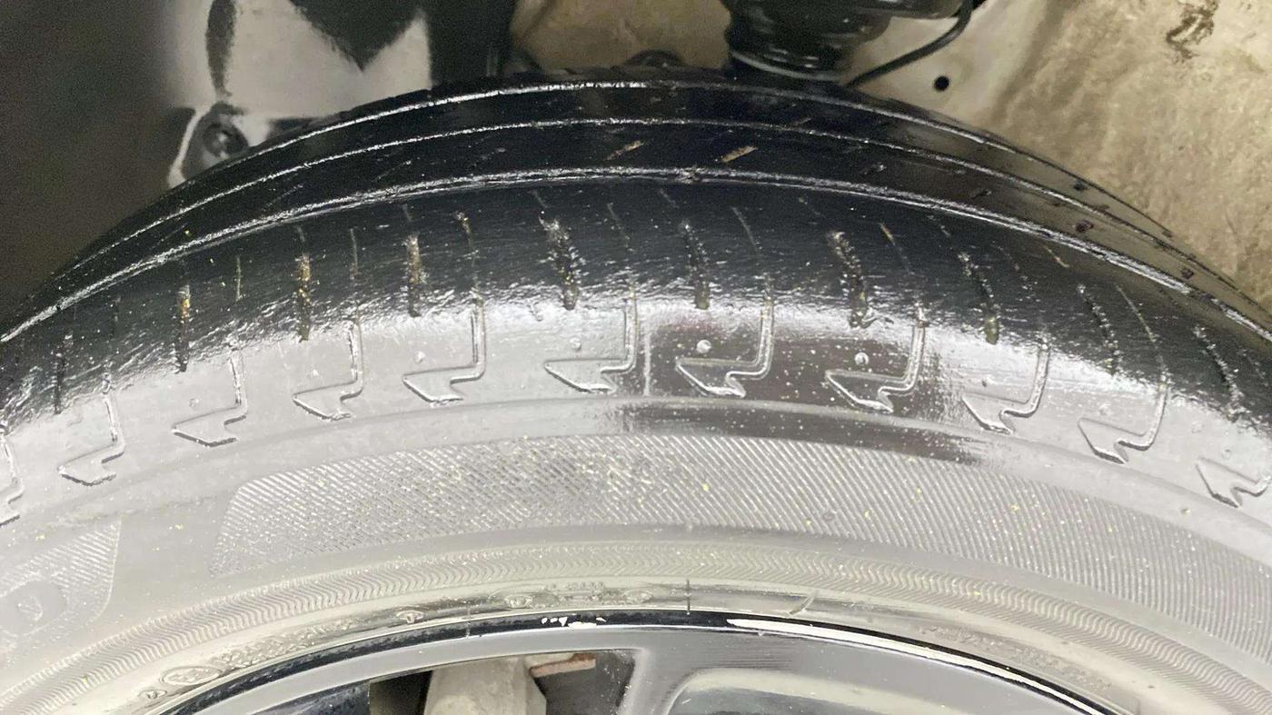 2018 Maruti IGNIS ZETA 1.2 AMT, Petrol, Automatic, 59,678 km, Left Front Tyre Tread