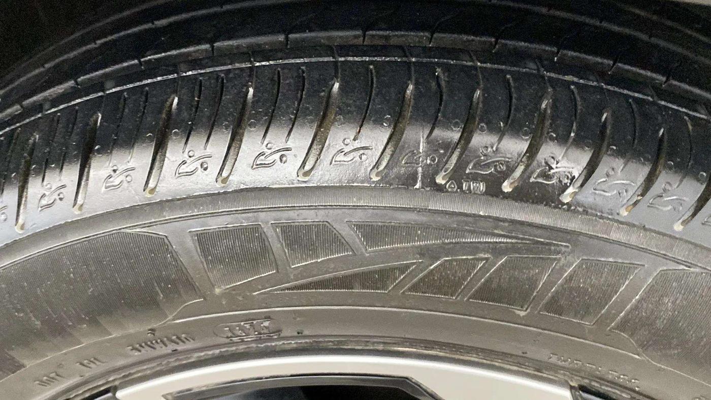 2024 KIA SONET HTK (O) 1.2 Petrol MT, Petrol, Manual, 10,729 km, Right Front Tyre Tread