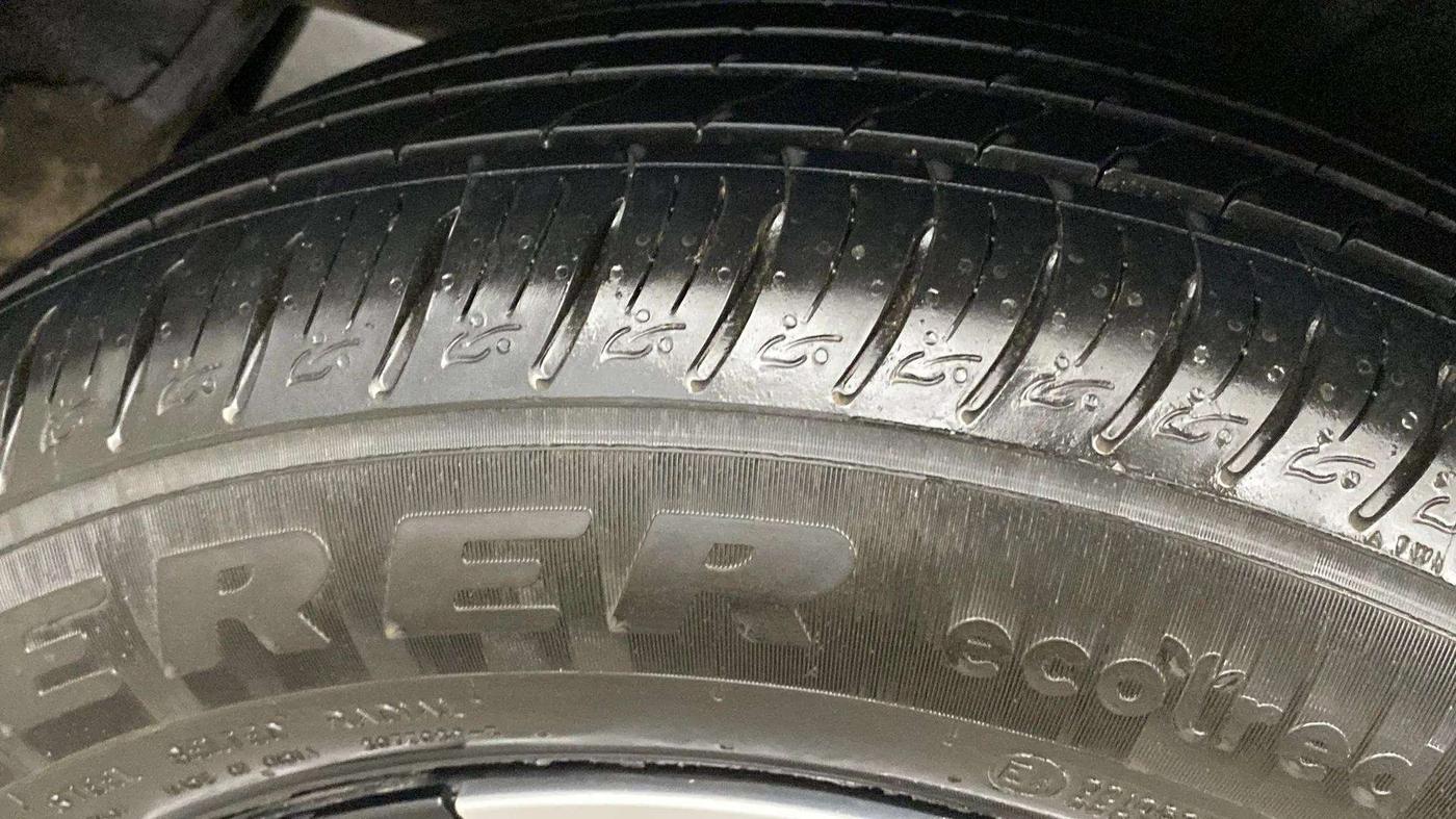 2024 KIA SONET HTK (O) 1.2 Petrol MT, Petrol, Manual, 10,729 km, Right Rear Tyre Tread