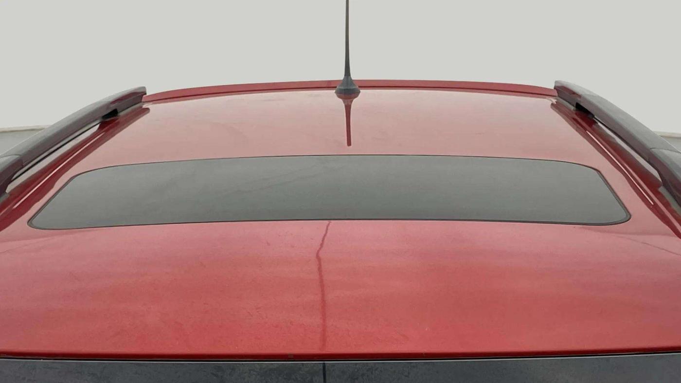 2023 Mahindra XUV300 W8 (O) 1.2 PETROL, Petrol, Manual, 13,276 km, Moonroof/ Sunroof