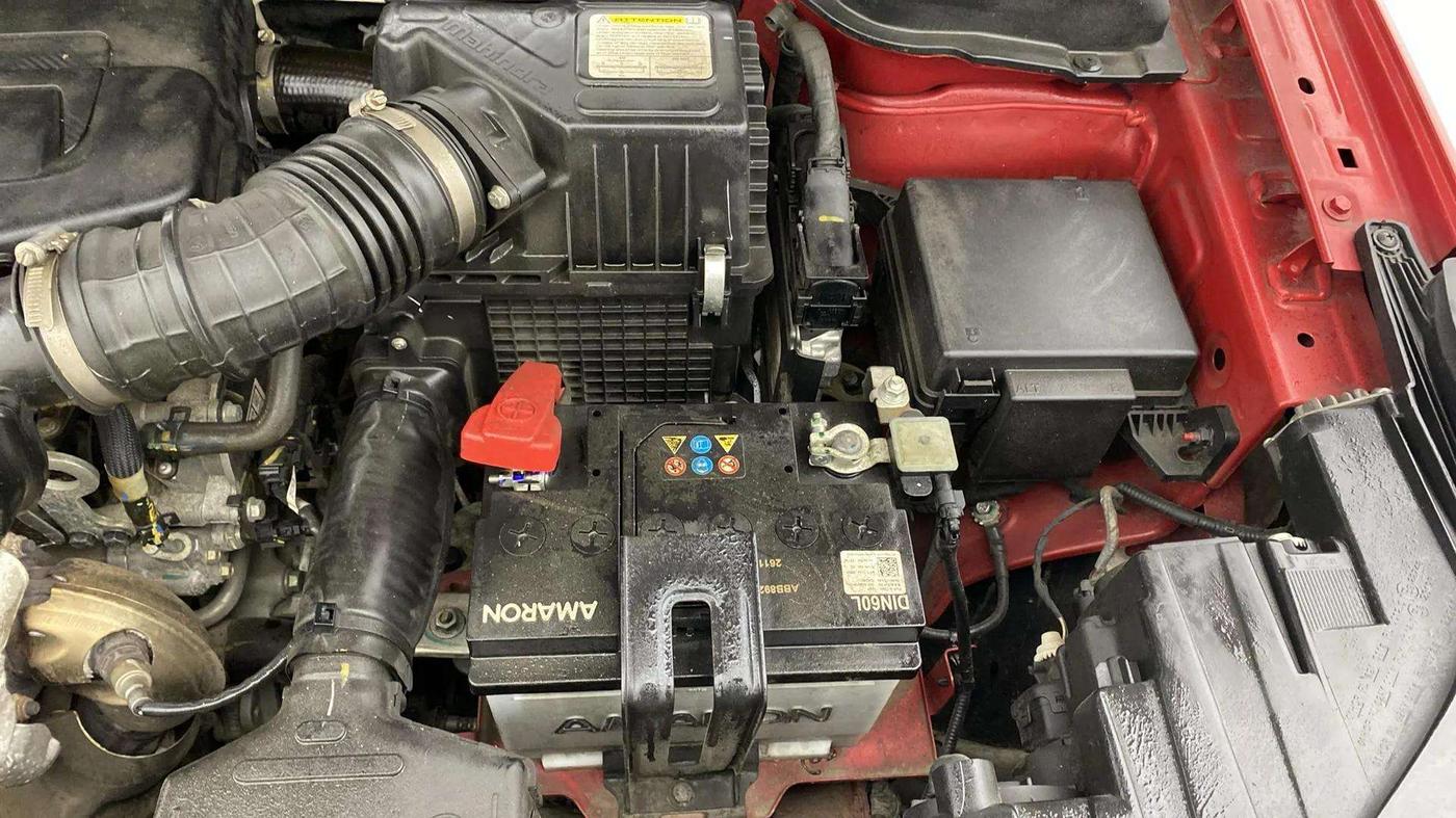 2023 Mahindra XUV300 W8 (O) 1.2 PETROL, Petrol, Manual, 13,276 km, Engine View - Left