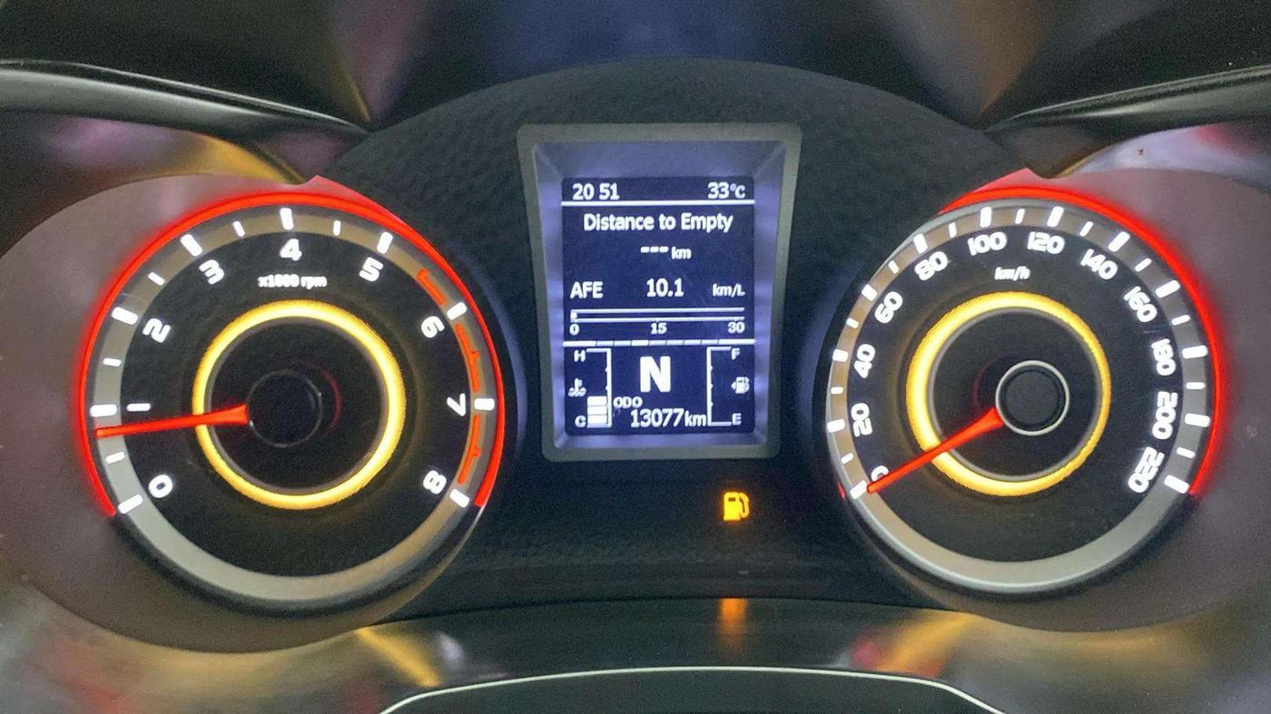 2023 Mahindra XUV300 W8 (O) 1.2 PETROL, Petrol, Manual, 13,276 km, Odometer Image