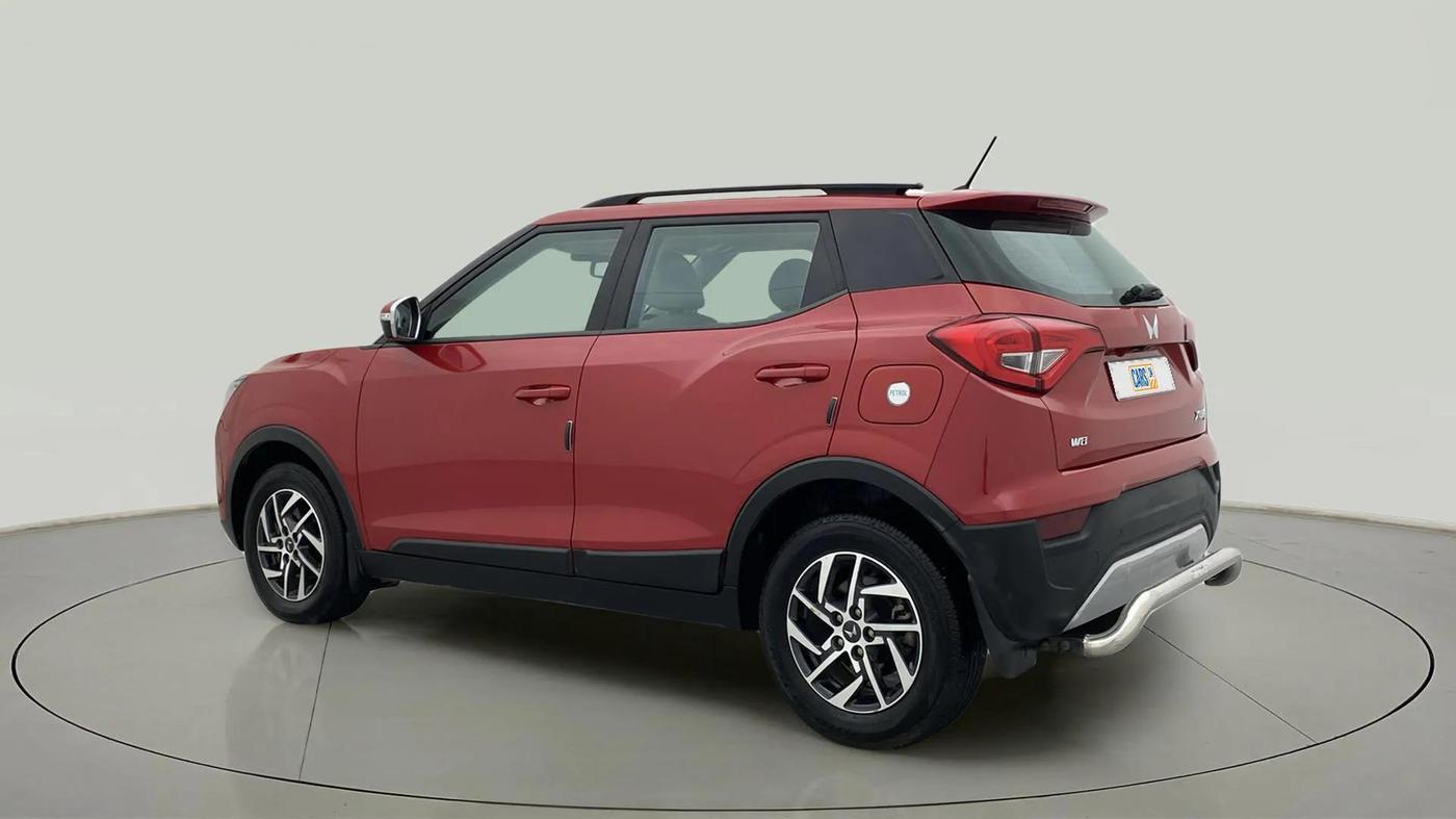 2023 Mahindra XUV300 W8 (O) 1.2 PETROL, Petrol, Manual, 13,276 km, Left Back Diagonal
