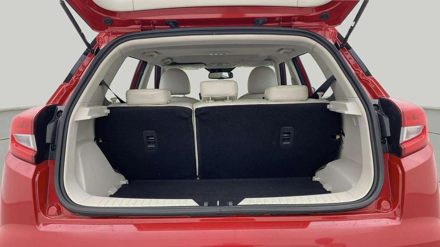 2023 Mahindra XUV300 W8 (O) 1.2 PETROL, Petrol, Manual, 13,276 km, Boot Inside