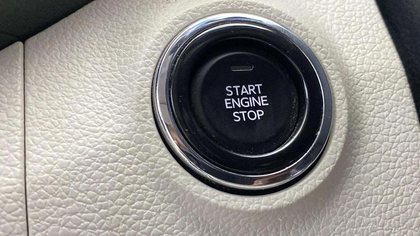 2023 Mahindra XUV300 W8 (O) 1.2 PETROL, Petrol, Manual, 13,276 km, Keyless Start/ Stop Button
