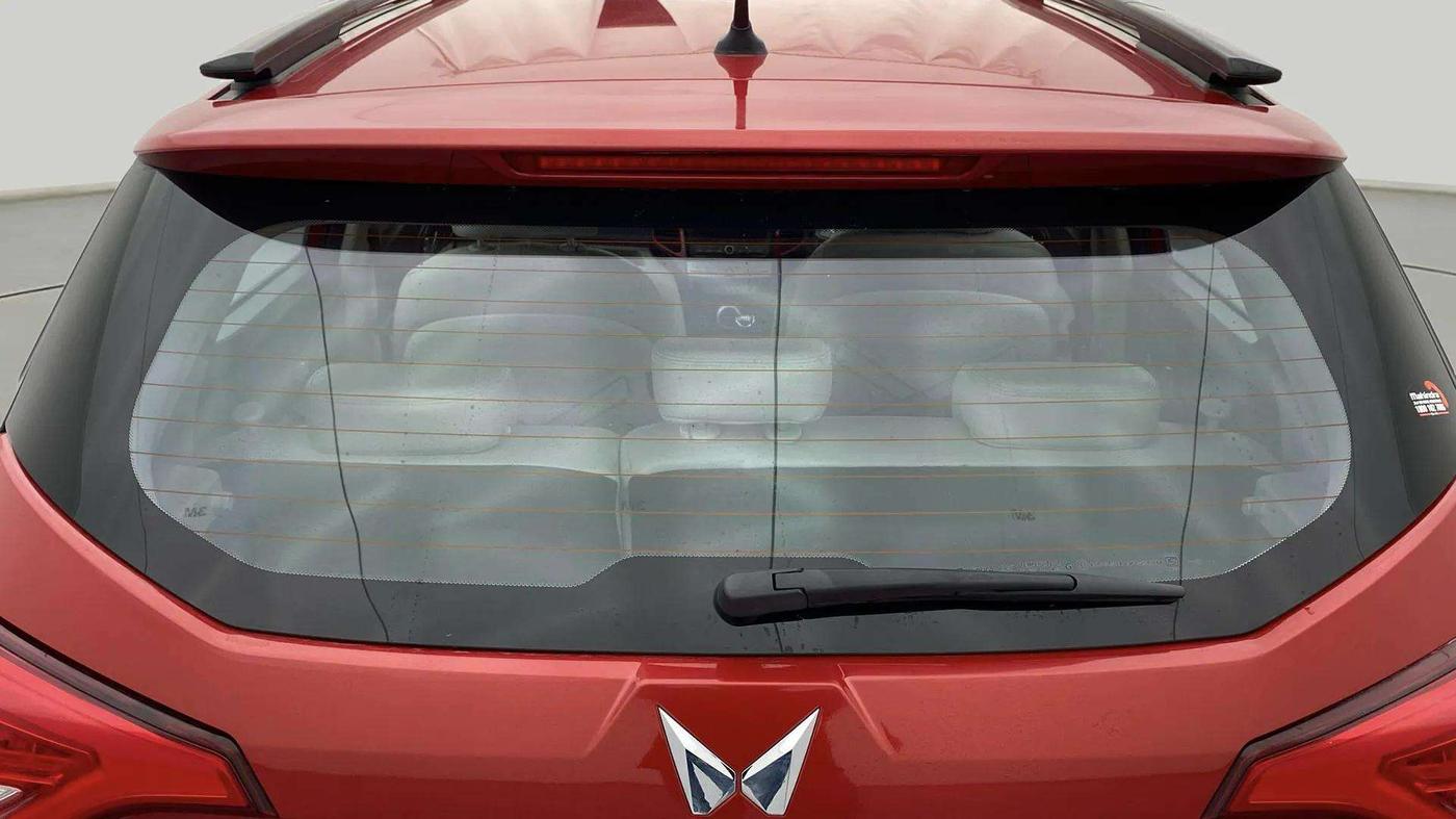 2023 Mahindra XUV300 W8 (O) 1.2 PETROL, Petrol, Manual, 13,276 km, Rear Windshield