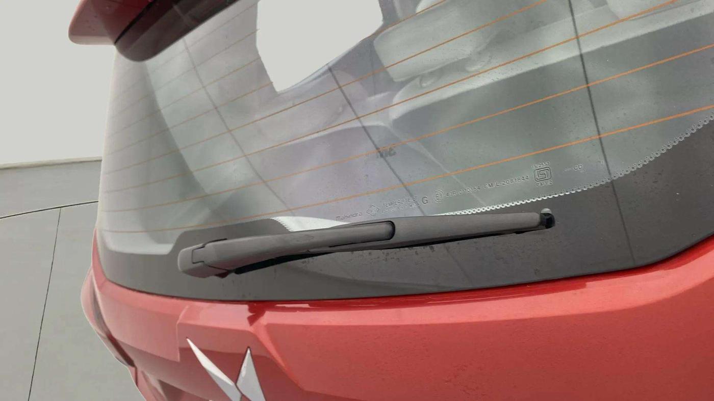 2023 Mahindra XUV300 W8 (O) 1.2 PETROL, Petrol, Manual, 13,276 km, Rear Wiper