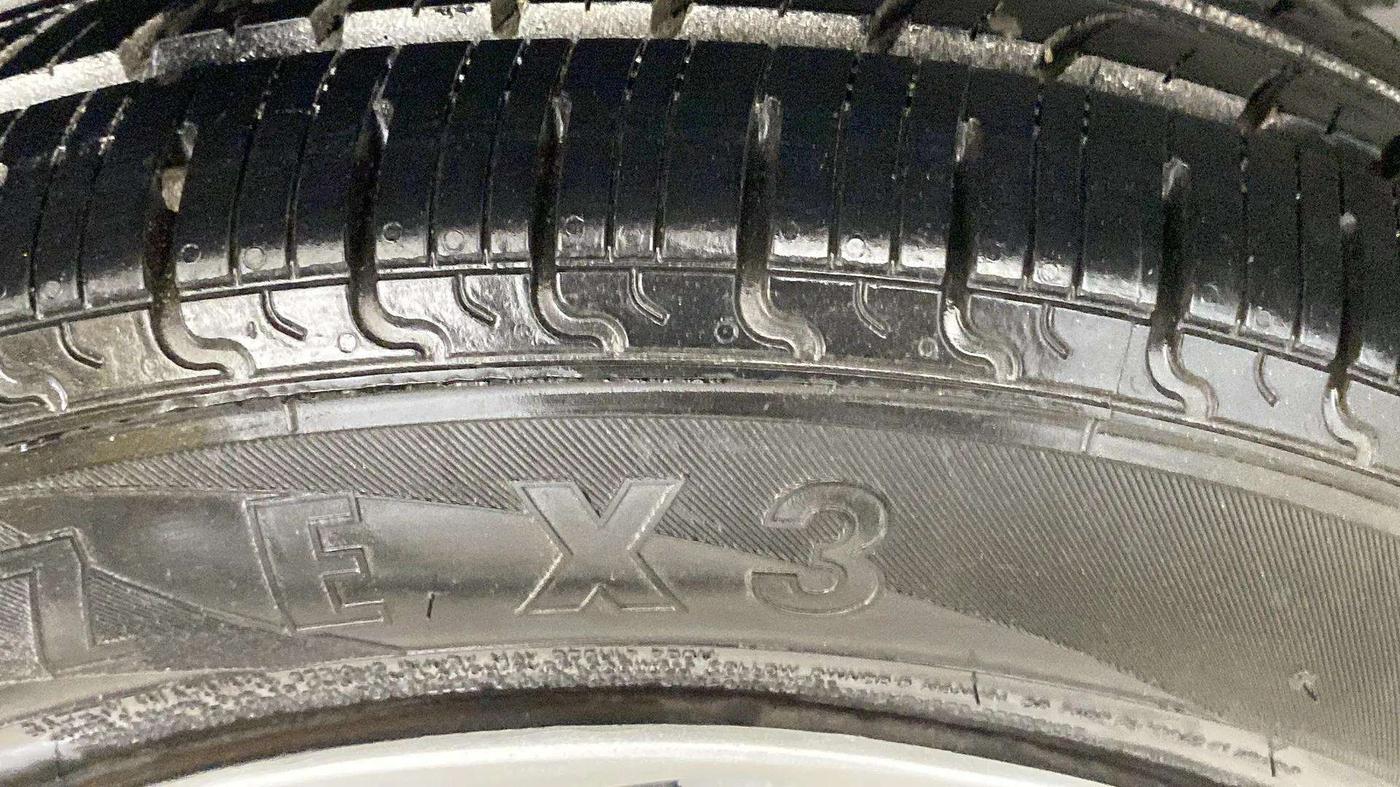 2015 Maruti Celerio VXI AMT, Petrol, Automatic, 83,200 km, Left Front Tyre Tread