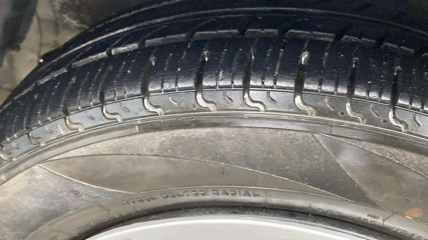 2015 Maruti Celerio VXI AMT, Petrol, Automatic, 83,200 km, Left Rear Tyre Tread