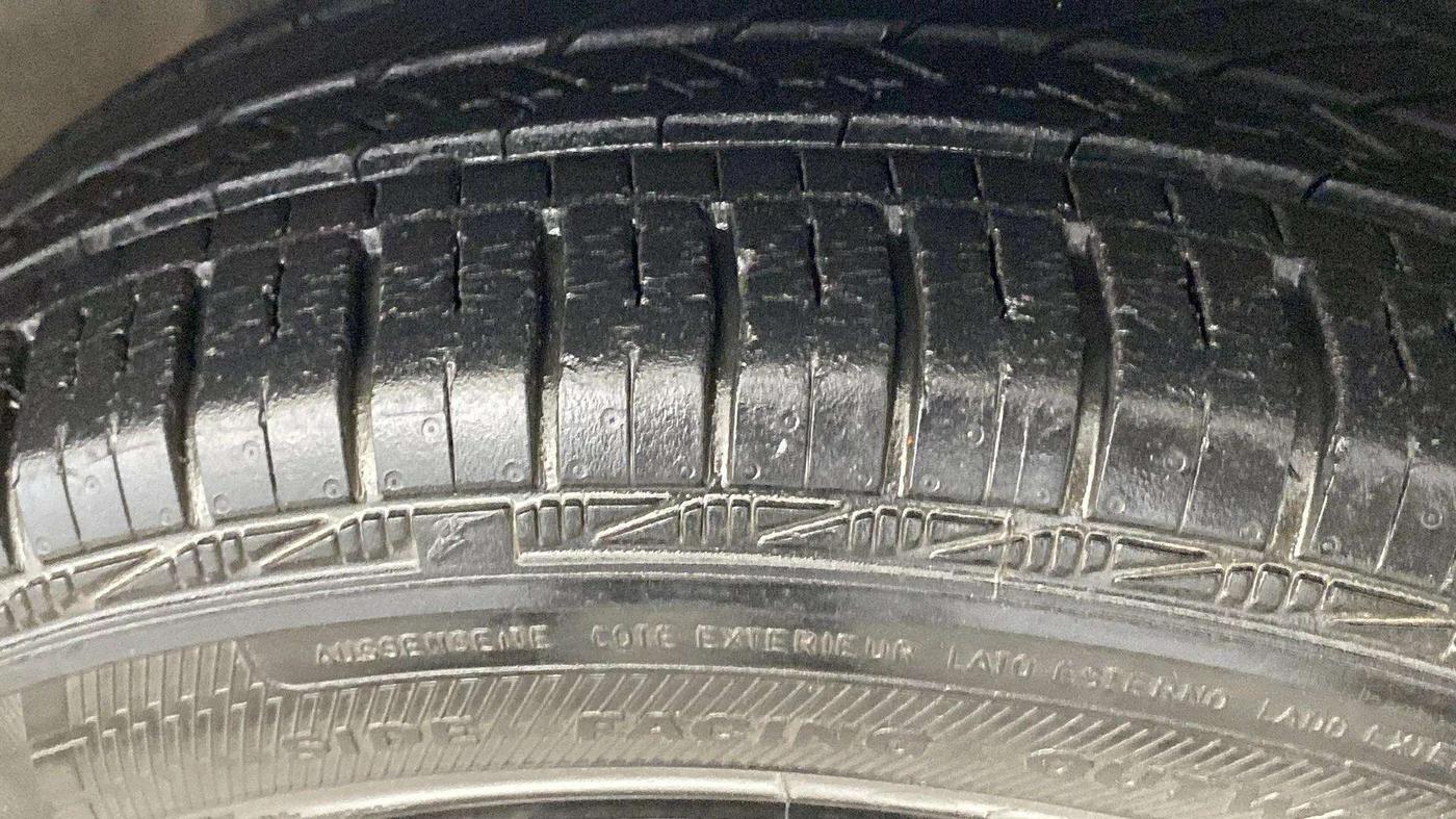 2015 Maruti Celerio VXI AMT, Petrol, Automatic, 83,200 km, Right Front Tyre Tread