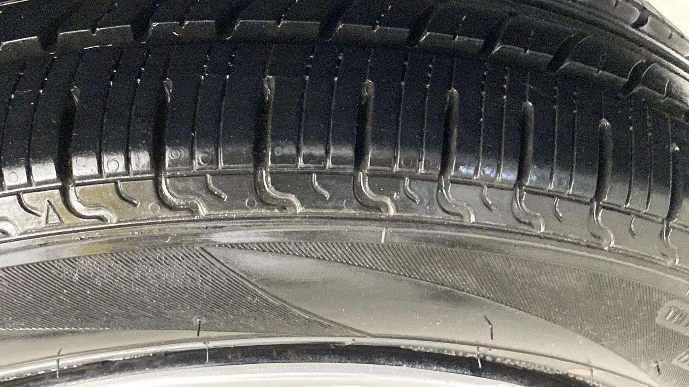 2015 Maruti Celerio VXI AMT, Petrol, Automatic, 83,200 km, Right Rear Tyre Tread