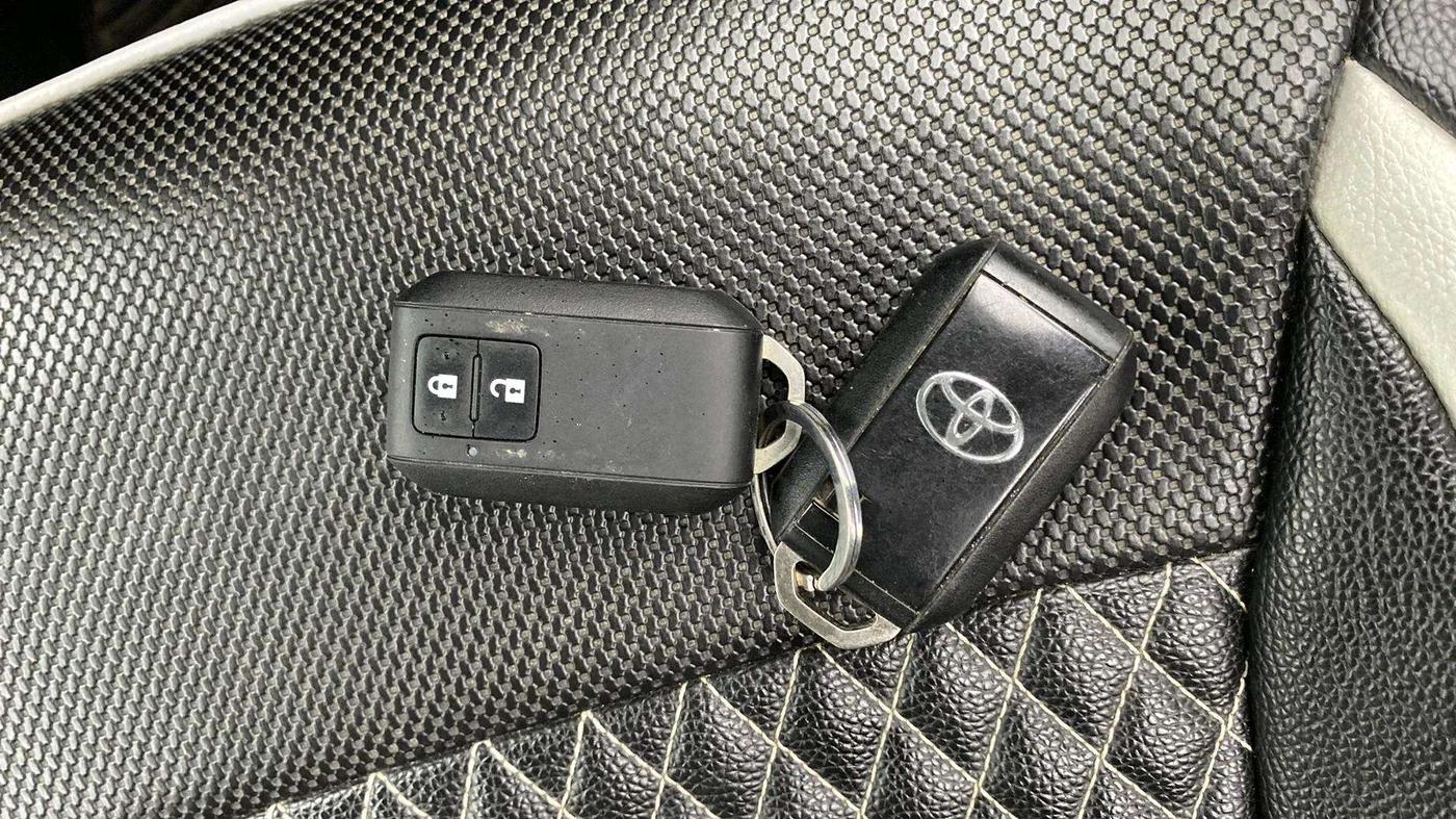 2021 Toyota Glanza G, Petrol, Manual, 52,806 km, Key Close Up