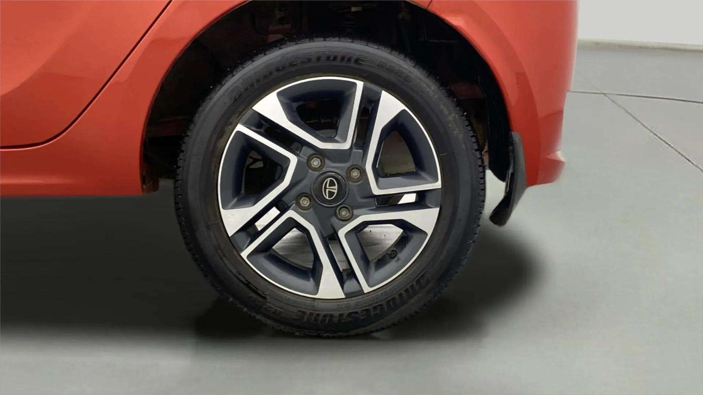 2023 Tata Tiago XZ PLUS PETROL, Petrol, Manual, 11,867 km, Left Rear Wheel
