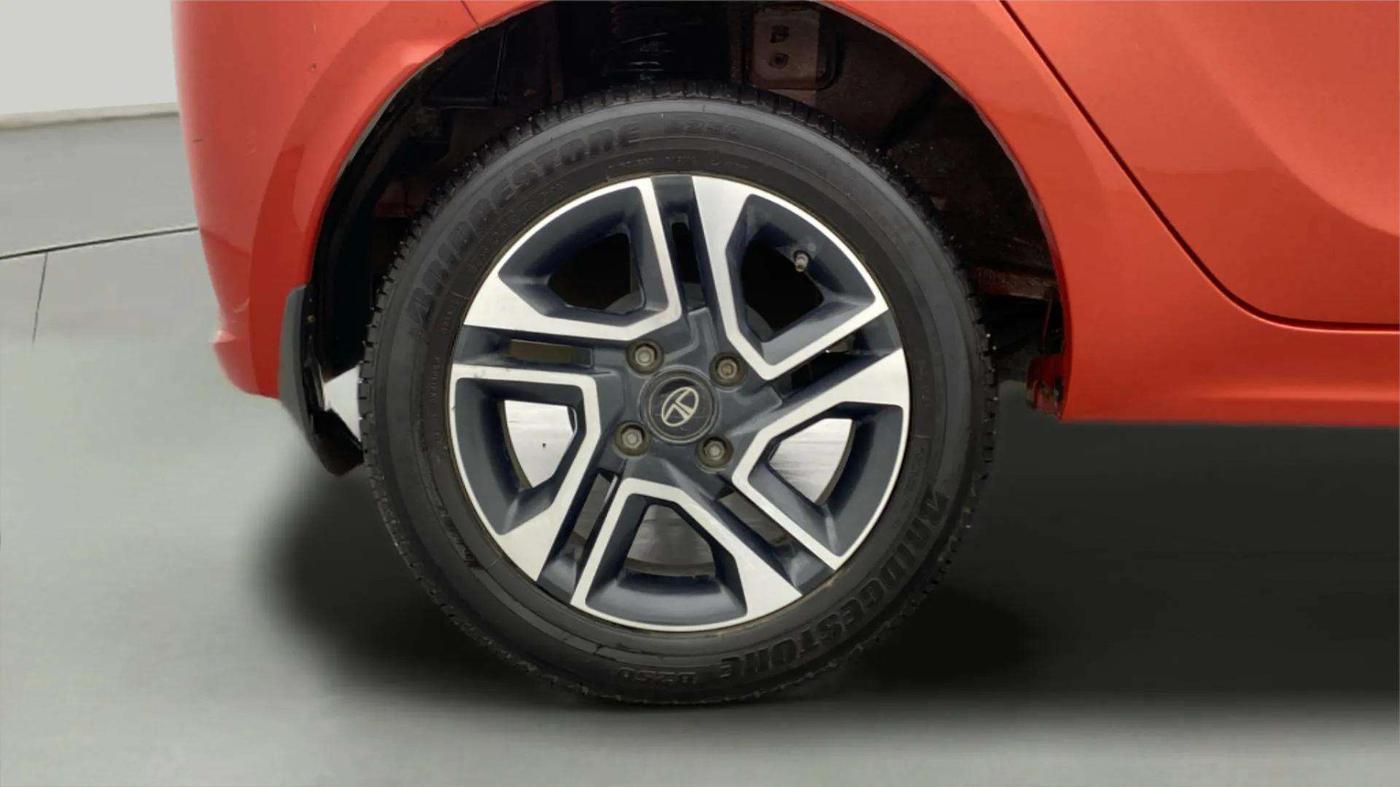 2023 Tata Tiago XZ PLUS PETROL, Petrol, Manual, 11,867 km, Right Rear Wheel