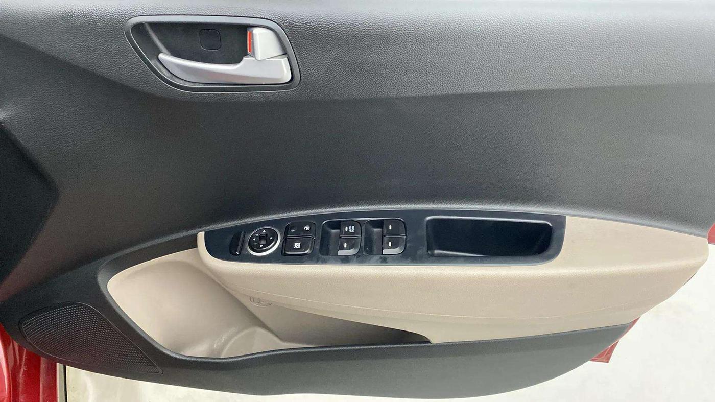 2018 Hyundai Grand i10 SPORTZ AT 1.2 KAPPA VTVT, Petrol, Automatic, 12,597 km, Driver Side Door Panels Control