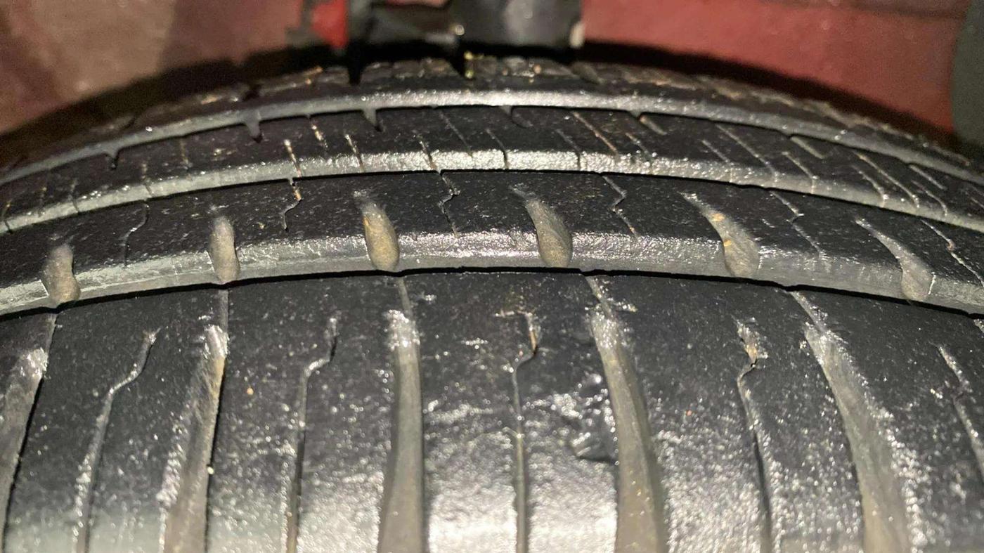 2018 Hyundai Grand i10 SPORTZ AT 1.2 KAPPA VTVT, Petrol, Automatic, 12,597 km, Right Front Tyre Tread