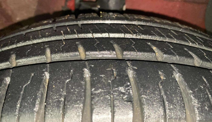 2018 Hyundai Grand i10 SPORTZ AT 1.2 KAPPA VTVT, Petrol, Automatic, 12,597 km, Right Front Tyre Tread