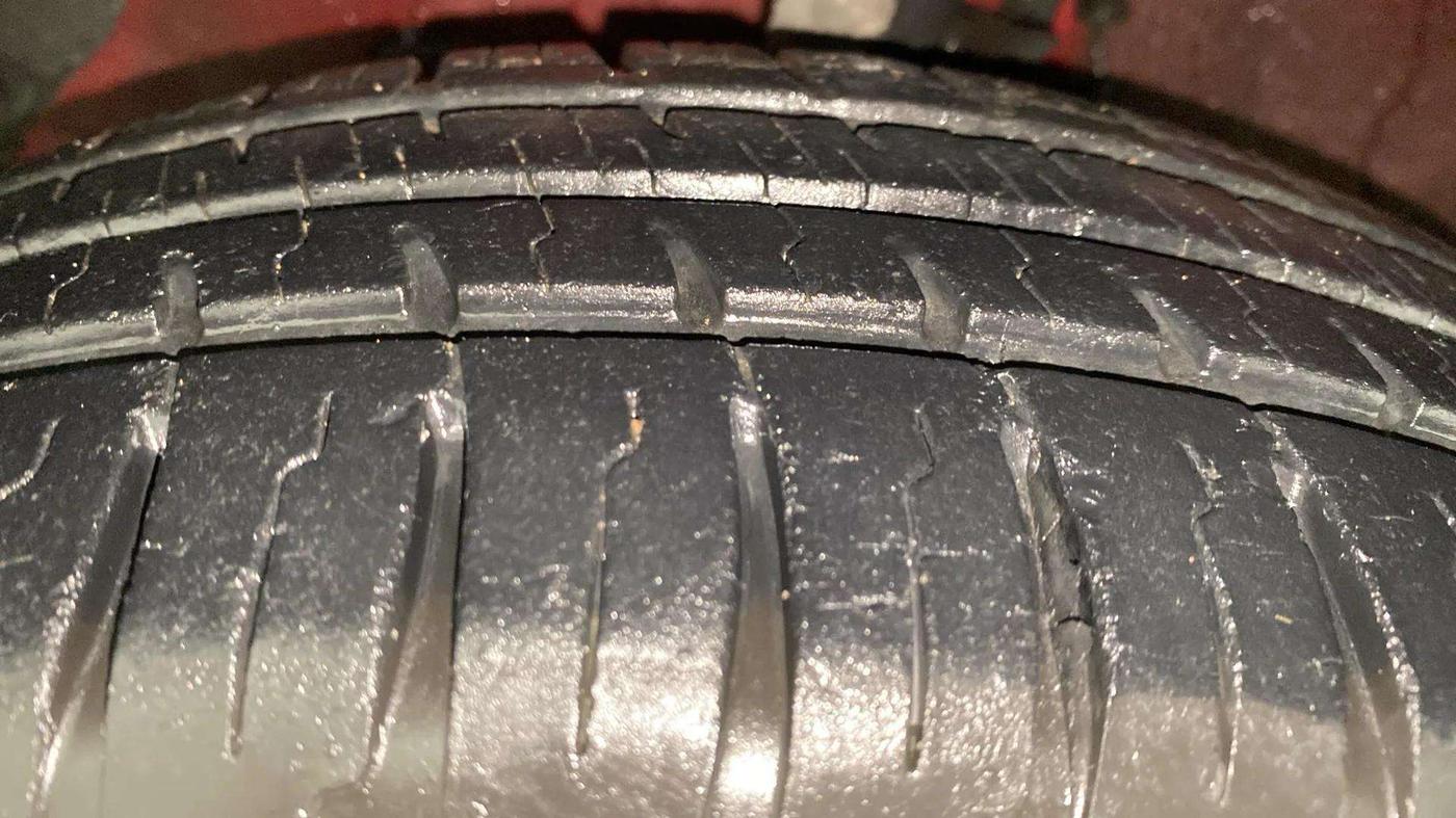 2018 Hyundai Grand i10 SPORTZ AT 1.2 KAPPA VTVT, Petrol, Automatic, 12,597 km, Left Front Tyre Tread