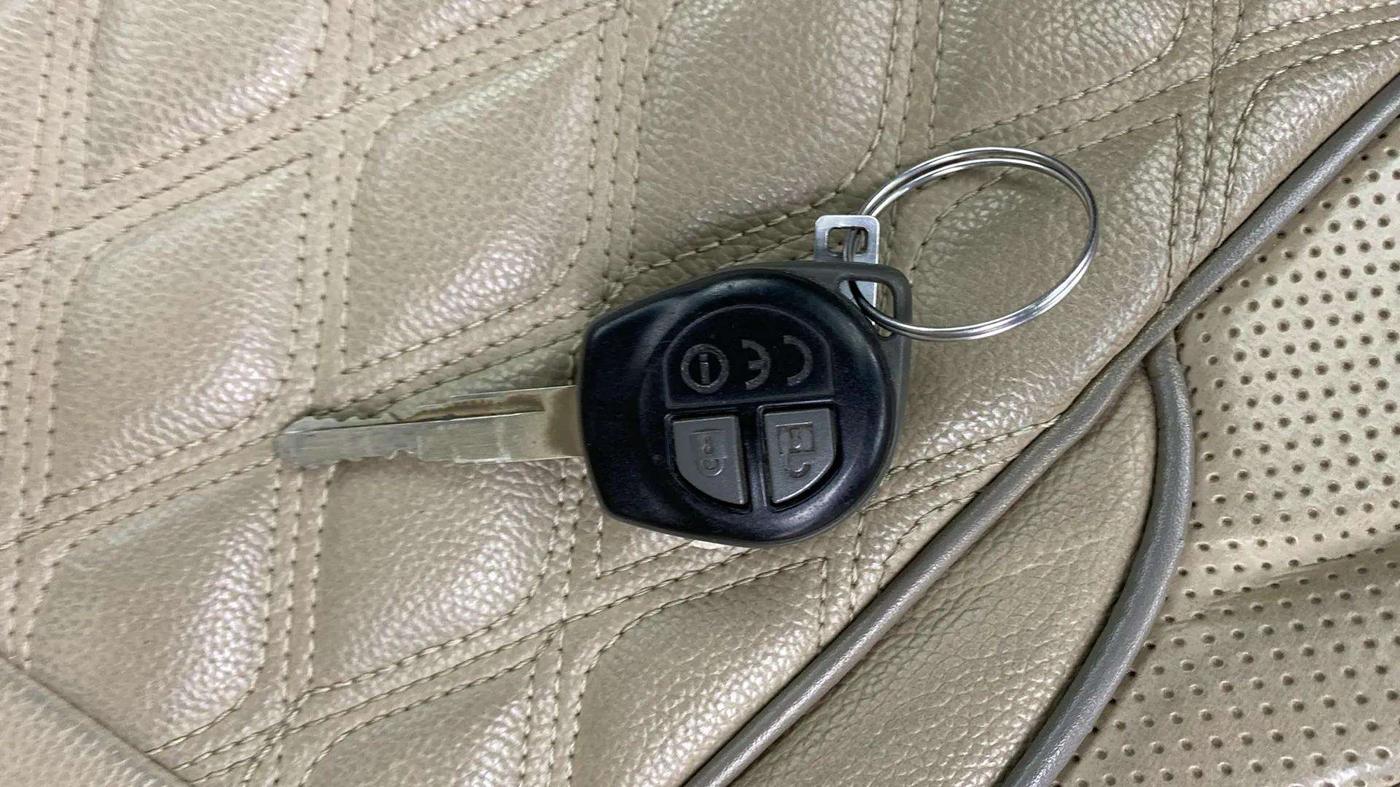 2019 Maruti Dzire VDI AMT, Diesel, Automatic, 77,645 km, Key Close Up