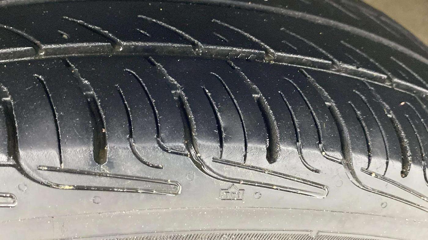 2019 Maruti Dzire VDI AMT, Diesel, Automatic, 77,645 km, Left Front Tyre Tread