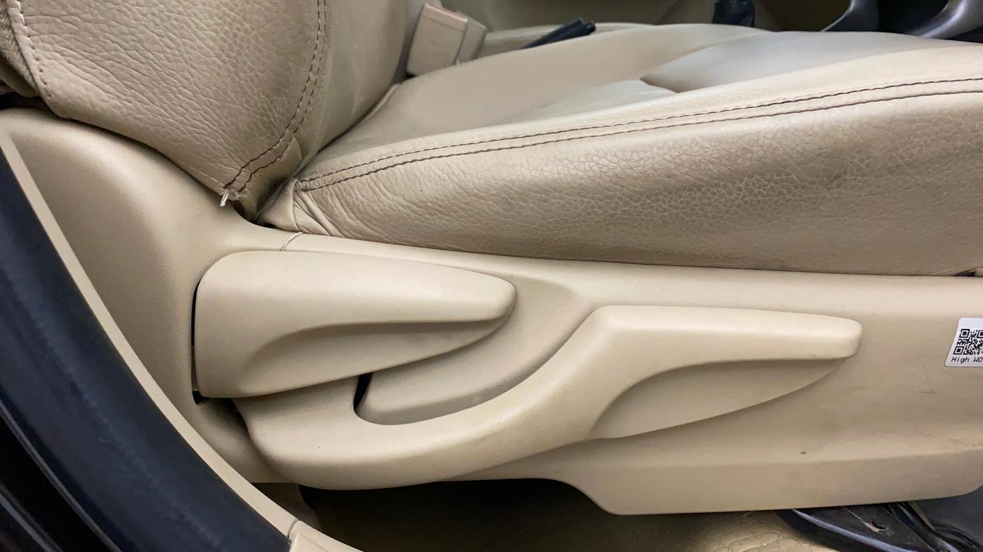 2021 Toyota YARIS G MT, Petrol, Manual, 39,201 km, Driver Side Adjustment Panel