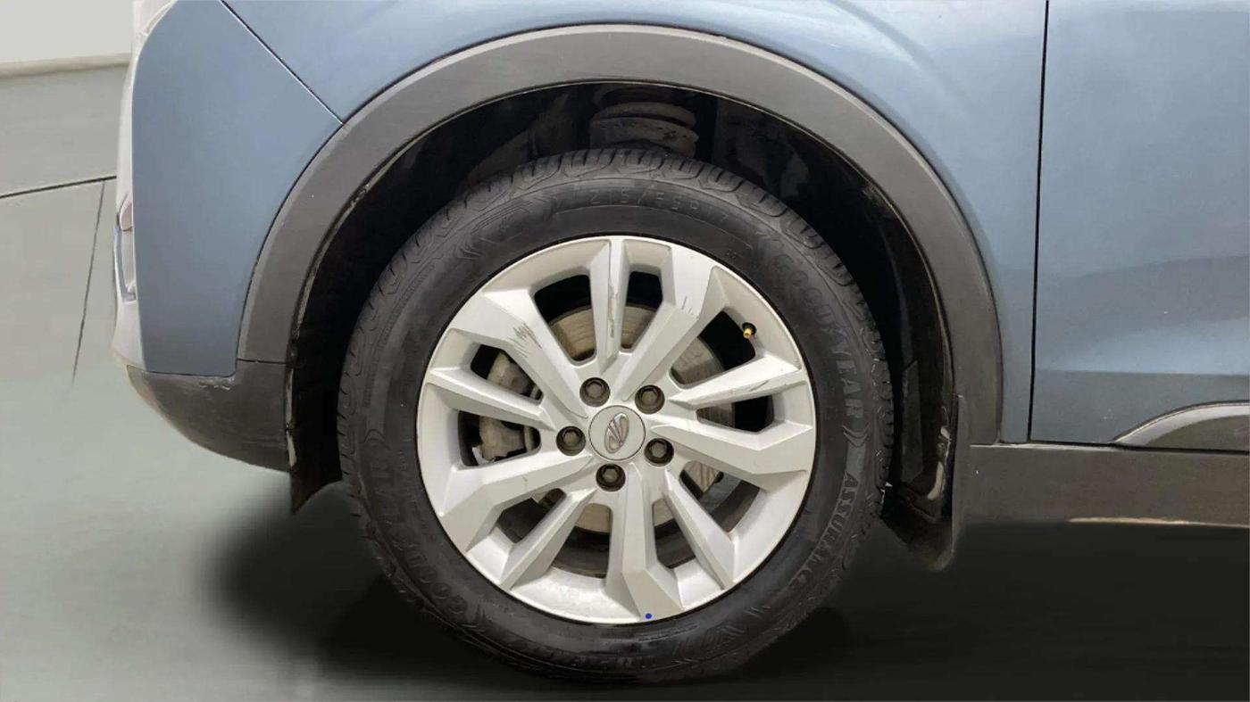 2019 Mahindra XUV300 W8 1.2 PETROL, Petrol, Manual, 61,610 km, Left Front Wheel