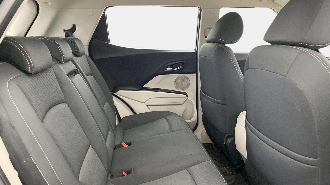 2019 Mahindra XUV300 W8 1.2 PETROL, Petrol, Manual, 61,610 km, Right Side Rear Door Cabin