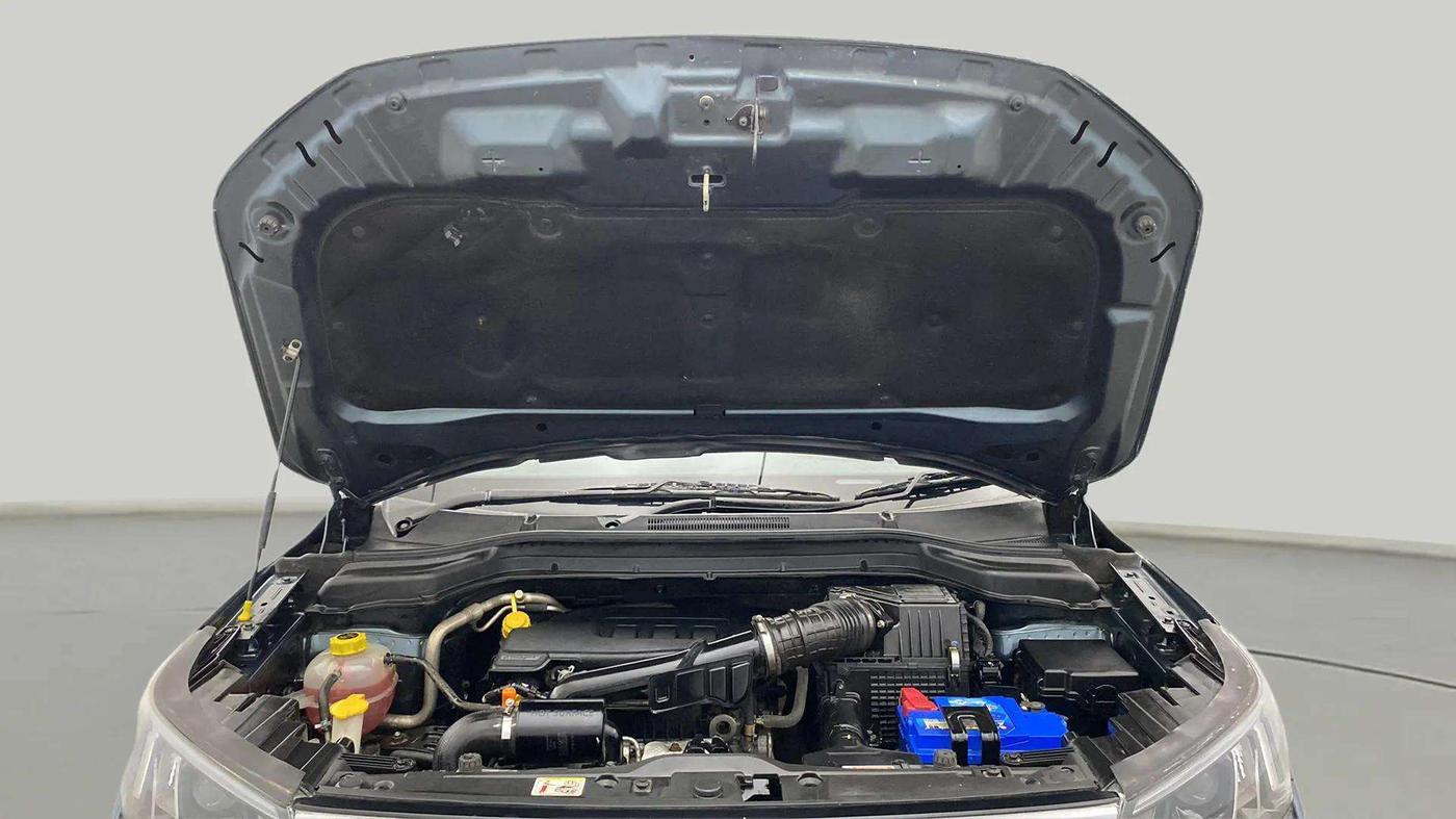 2019 Mahindra XUV300 W8 1.2 PETROL, Petrol, Manual, 61,610 km, Open Bonet