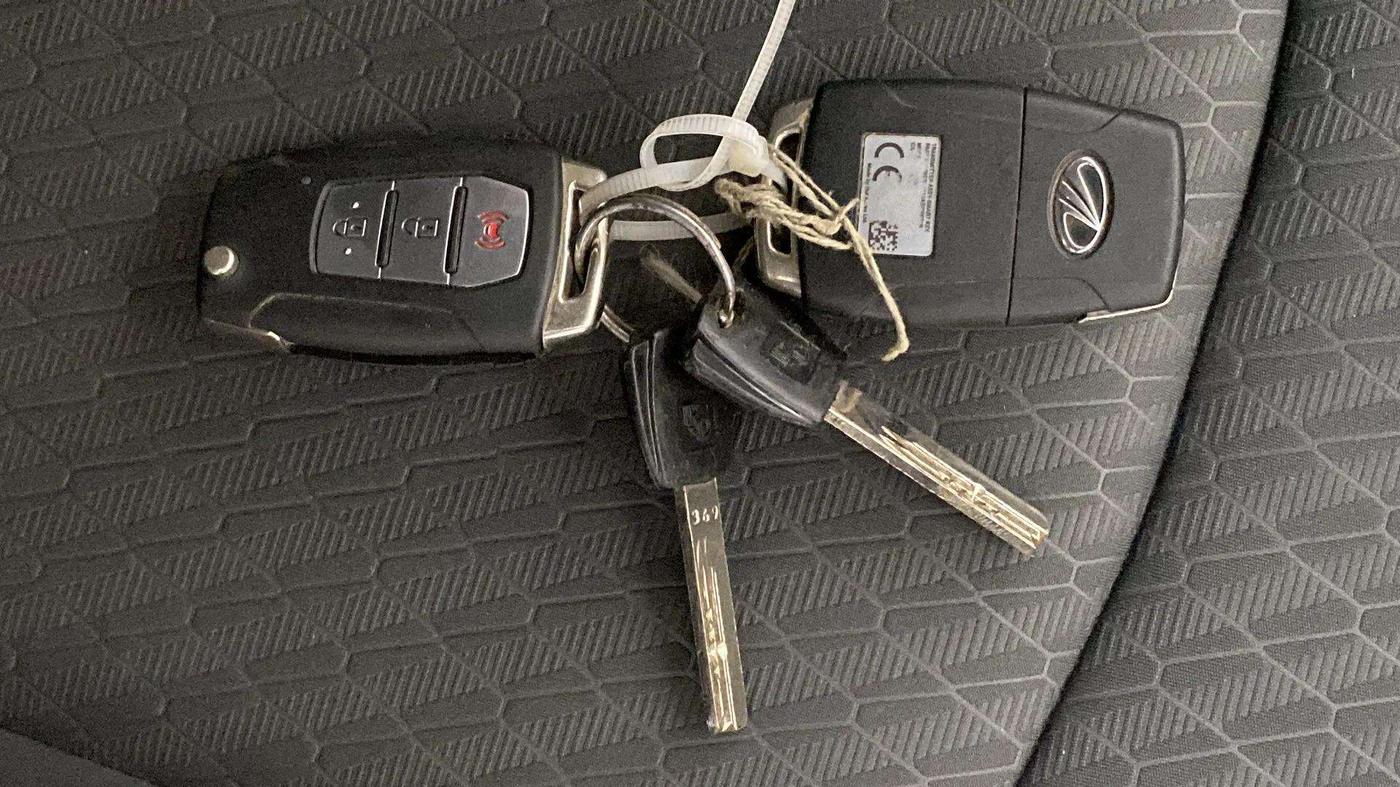 2019 Mahindra XUV300 W8 1.2 PETROL, Petrol, Manual, 61,610 km, Key Close Up