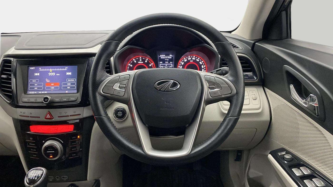 2019 Mahindra XUV300 W8 1.2 PETROL, Petrol, Manual, 61,610 km, Steering Wheel Close Up