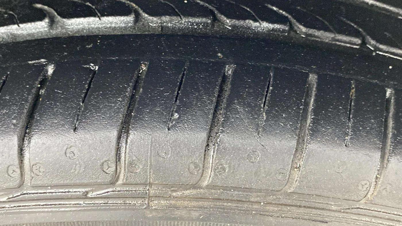 2020 Maruti Ertiga ZXI SHVS, Petrol, Manual, 56,588 km, Right Front Tyre Tread