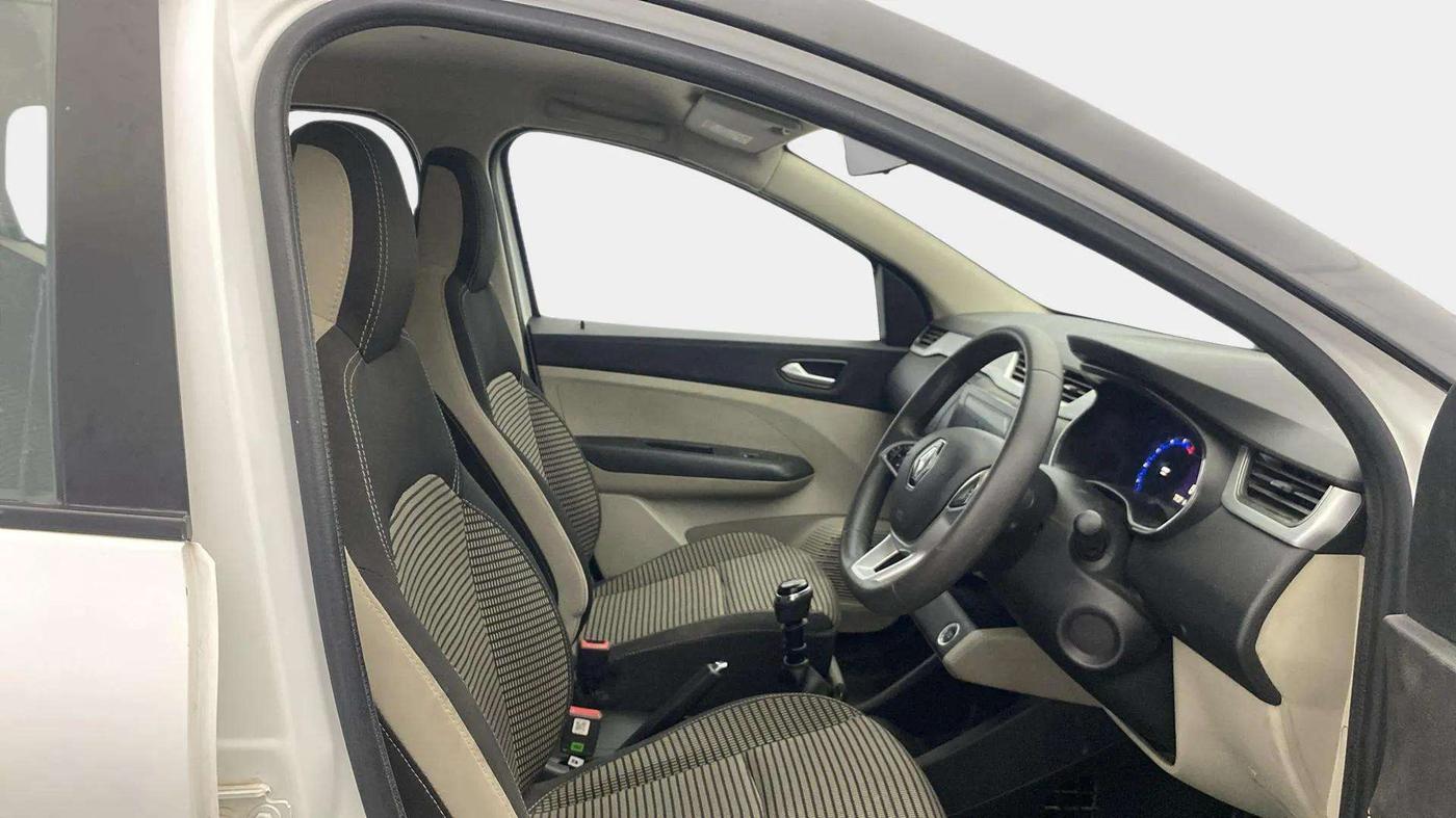 2023 Renault TRIBER RXZ DUAL TONE, Petrol, Manual, 39,826 km, Right Side Front Door Cabin