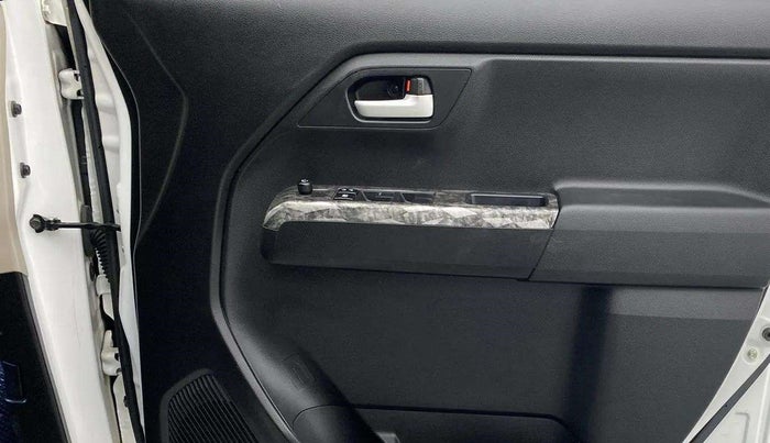 2023 Maruti New Wagon-R VXI 1.0, Petrol, Manual, 5,989 km, Driver Side Door Panels Control