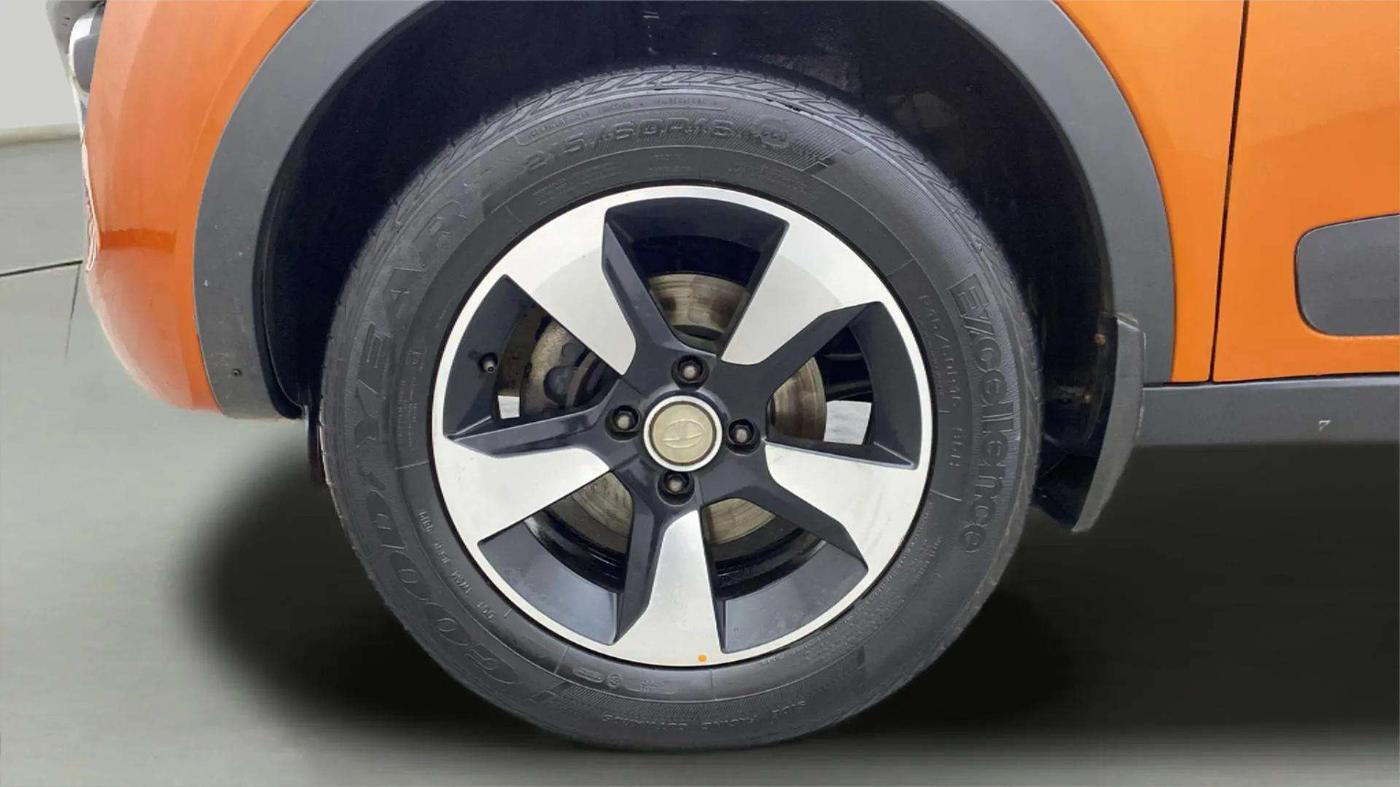 2019 Tata NEXON XZ PLUS PETROL DUAL TONE, Petrol, Manual, 46,005 km, Left Front Wheel