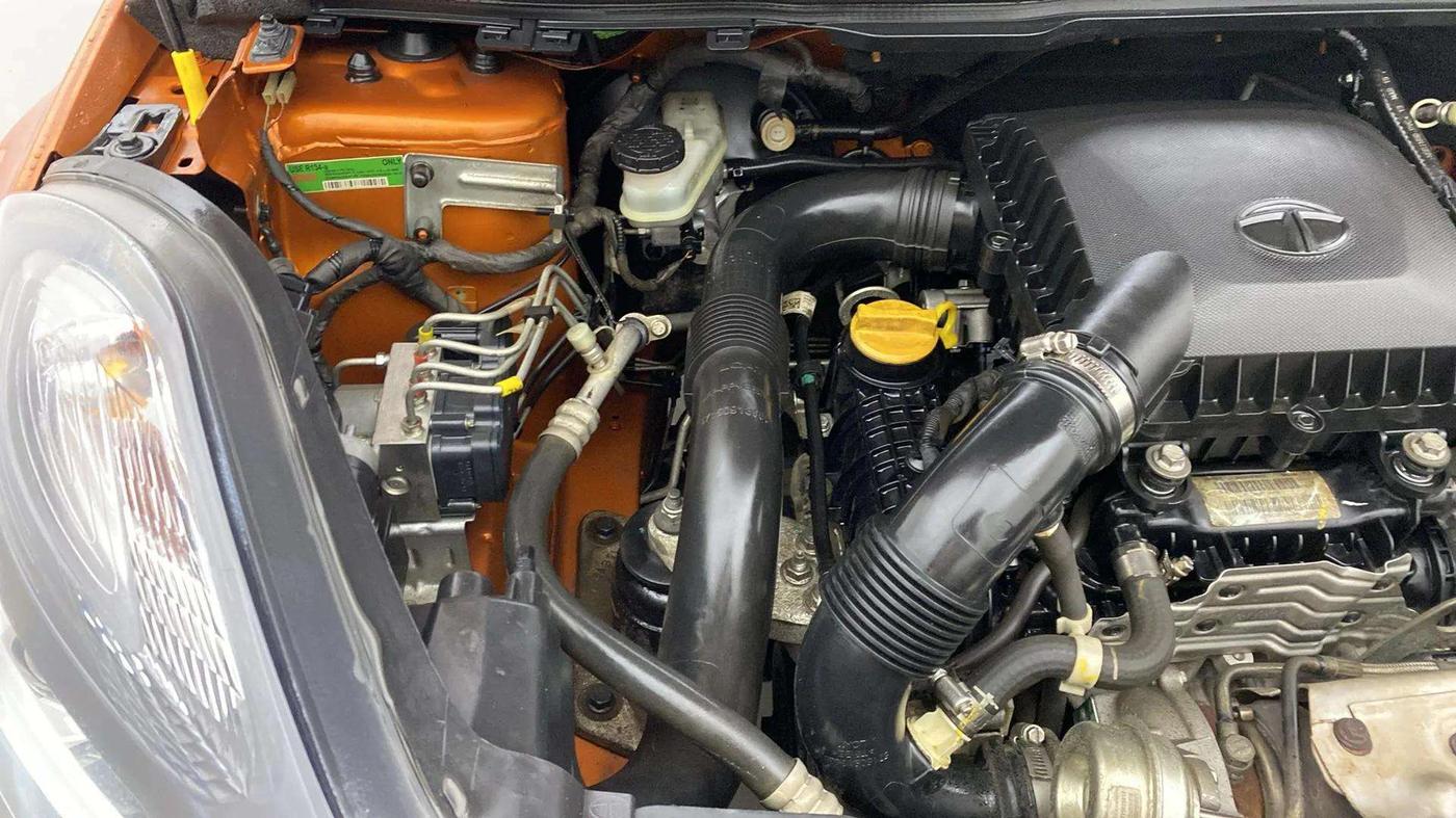 2019 Tata NEXON XZ PLUS PETROL DUAL TONE, Petrol, Manual, 46,005 km, Engine View - Right