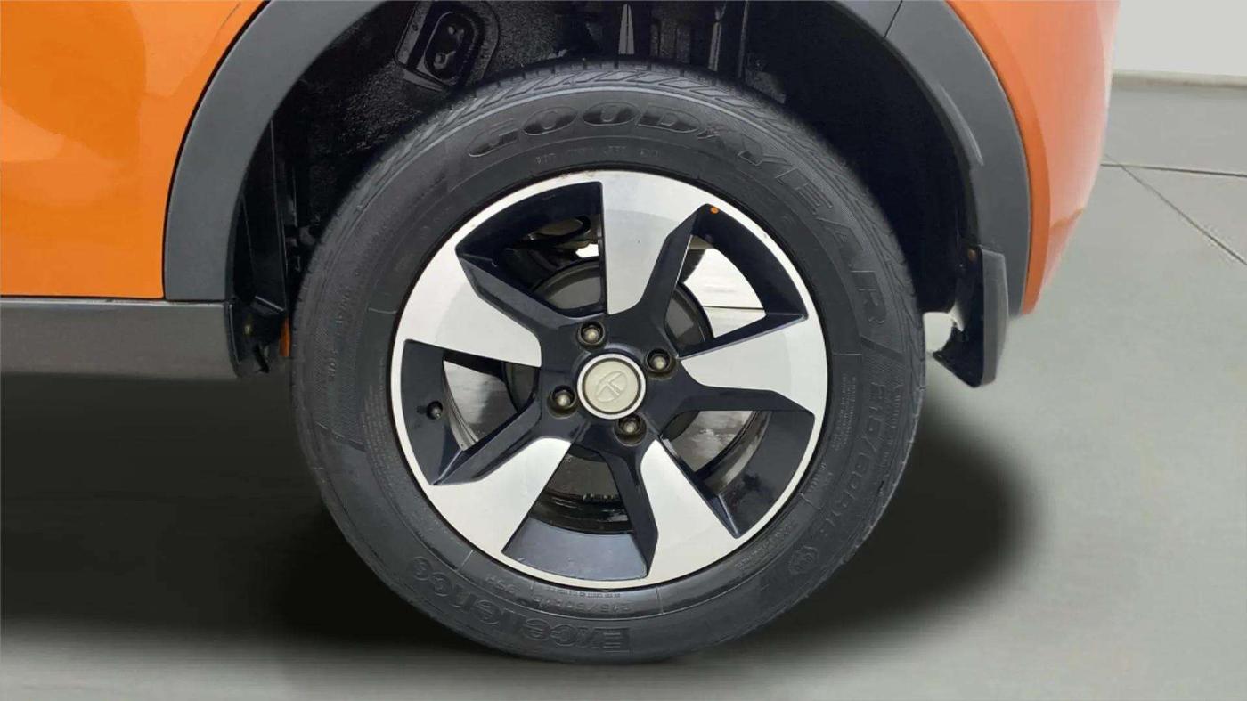 2019 Tata NEXON XZ PLUS PETROL DUAL TONE, Petrol, Manual, 46,005 km, Left Rear Wheel
