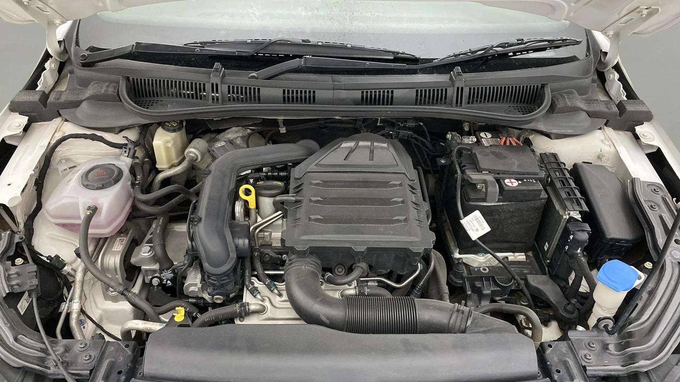 2022 Skoda SLAVIA STYLE 1.0L TSI MT, Petrol, Manual, 37,261 km, Engine View