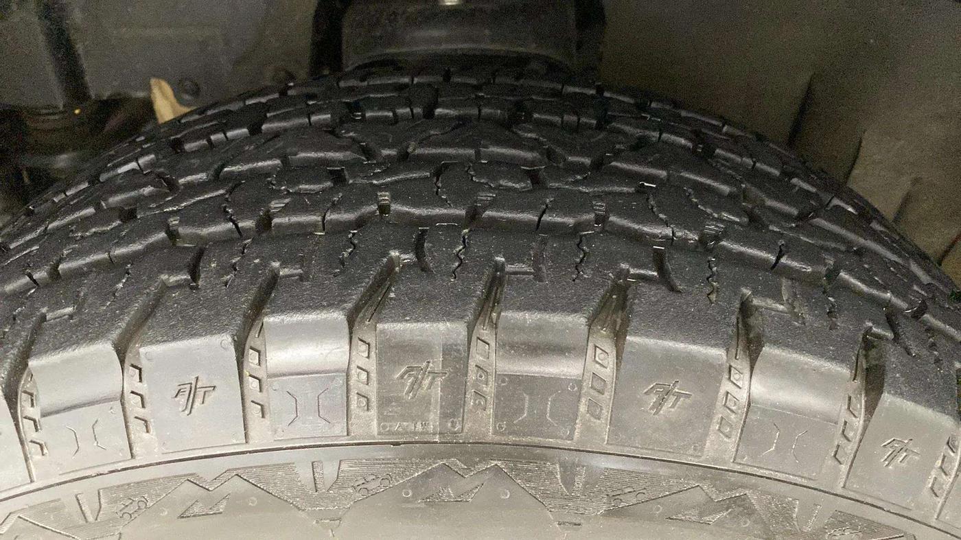 2023 Mahindra Thar LX P 2WD AT HT, Petrol, Automatic, 8,471 km, Left Front Tyre Tread