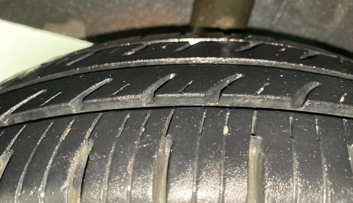 2017 Renault Kwid CLIMBER 1.0, Petrol, Manual, 51,870 km, Right Rear Tyre Tread